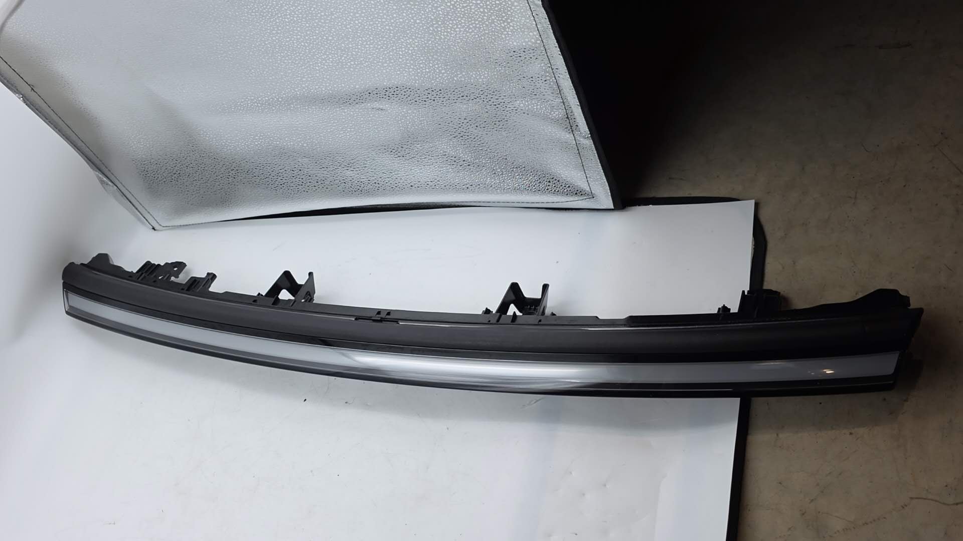 Tesla huanxin MY daytime running lamp chaiche