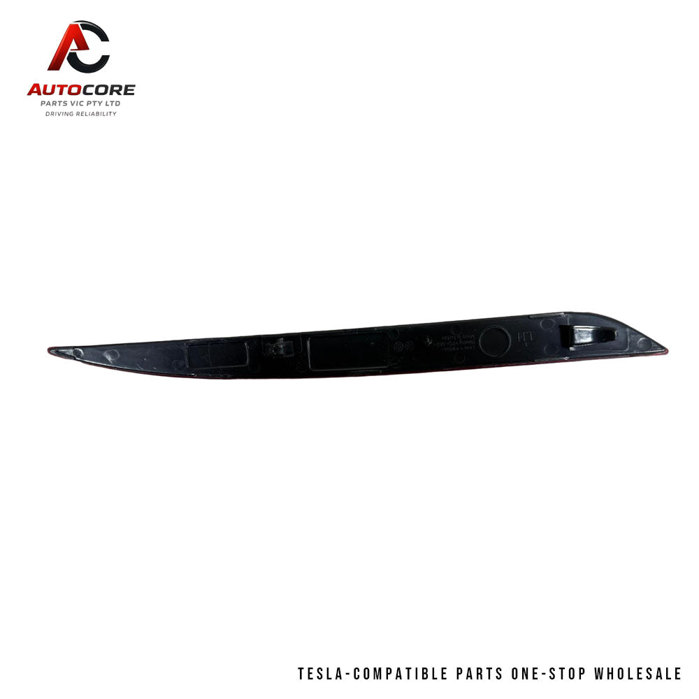 Premium Rear Bumper Reflex Reflector Lamp (Left Hand / Driver Side) for Tesla Model Y (Part Number: 1495817-00-C)